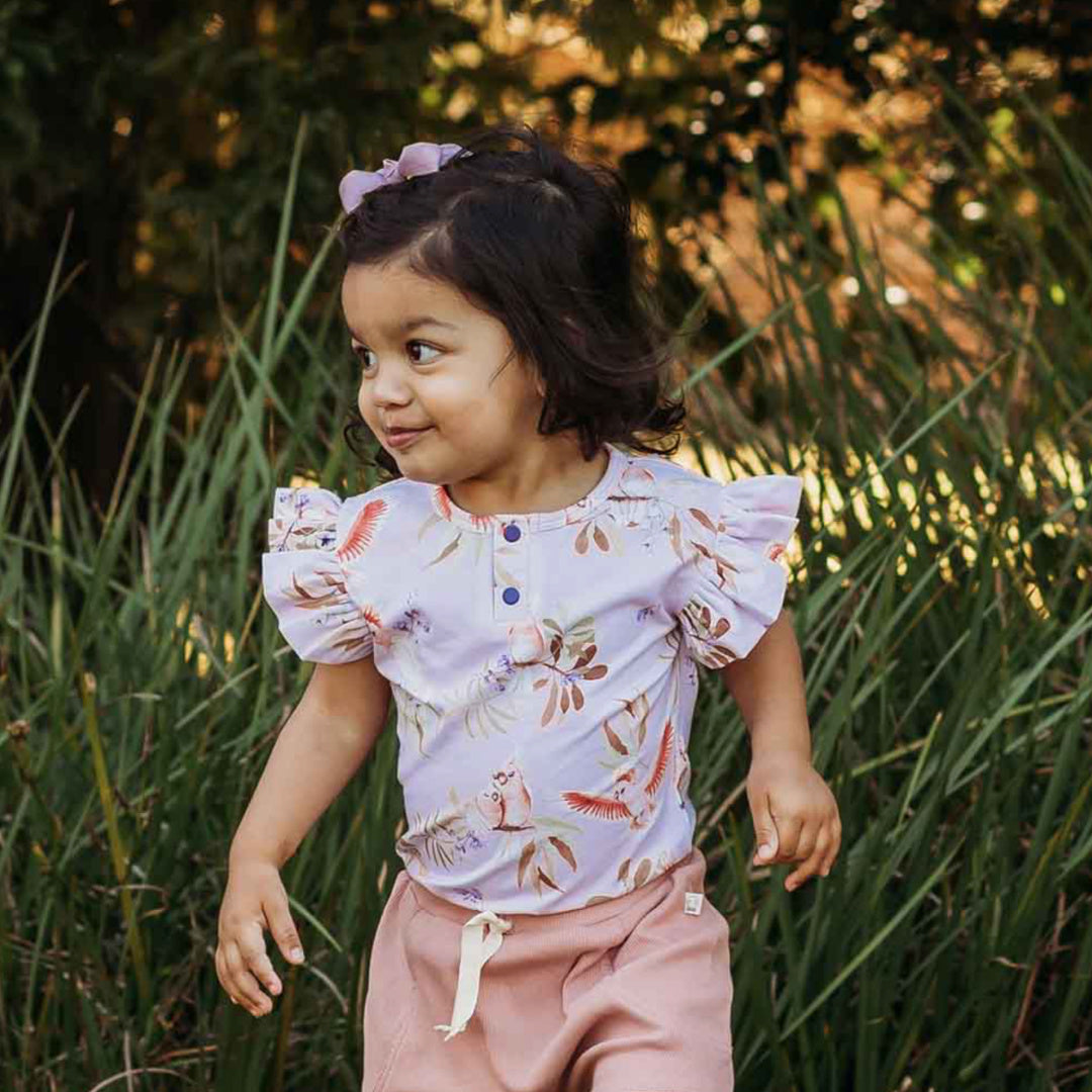 SNUGGLE HUNNY ORGANIC SHORT SLEEVE BODYSUIT WITH FRILL- MAJOR MITCHELL