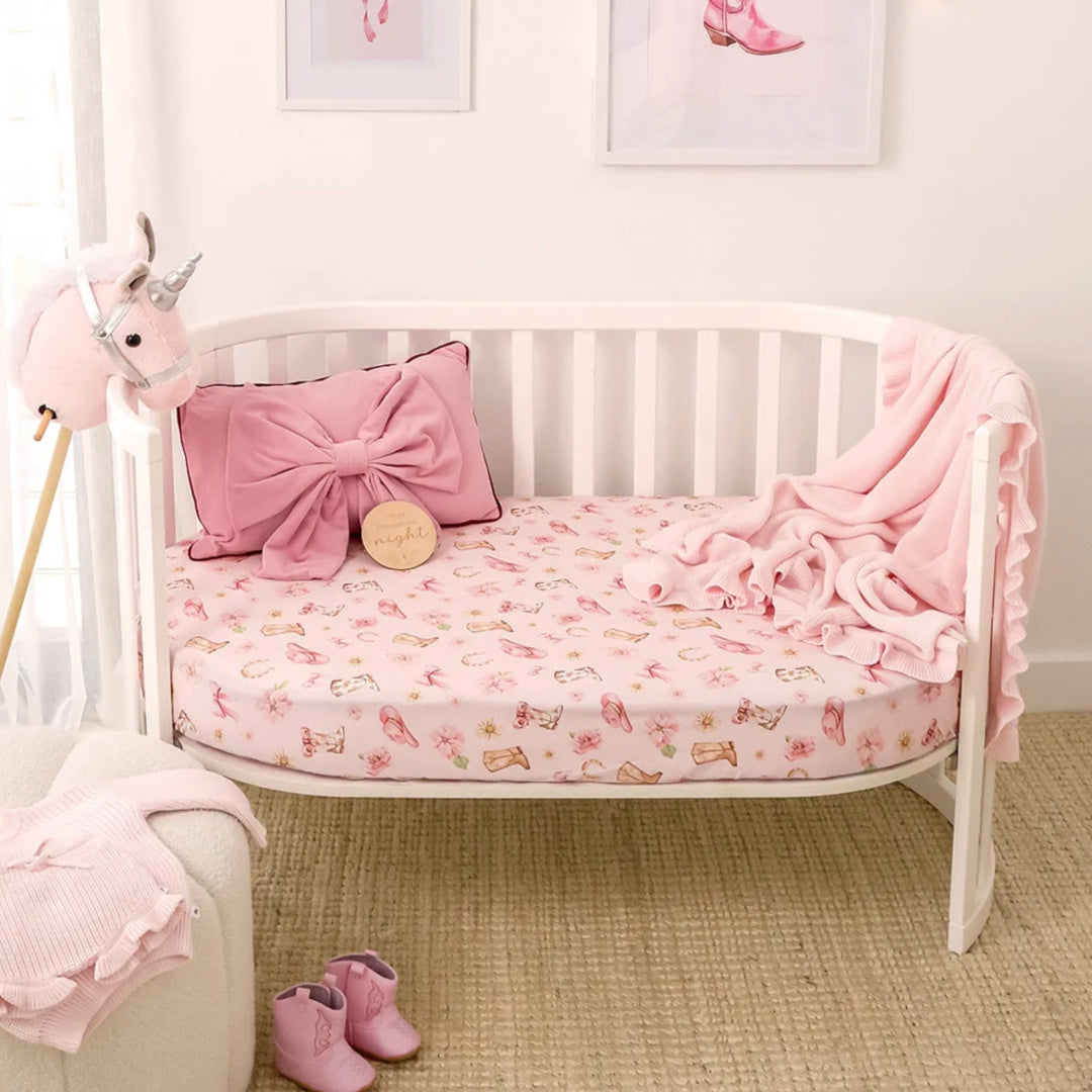 SNUGGLE HUNNY ORGANIC FITTED COT SHEET - BOOTS &amp; BOWS