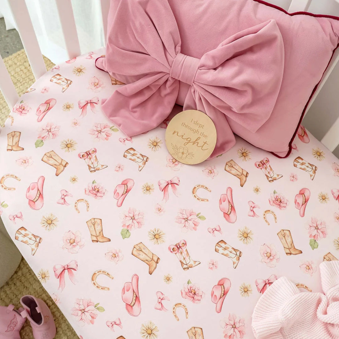 SNUGGLE HUNNY ORGANIC FITTED COT SHEET - BOOTS &amp; BOWS