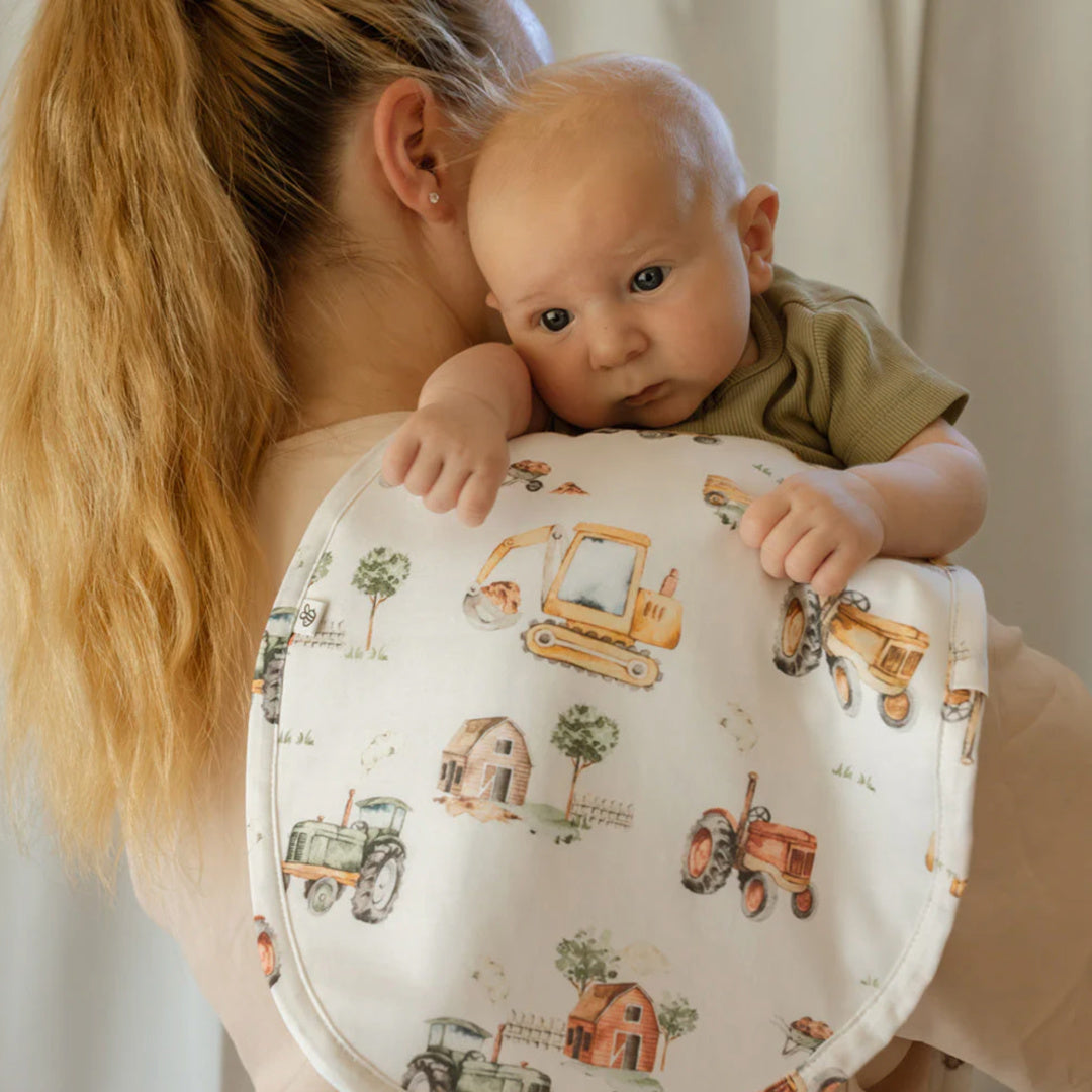SNUGGLE HUNNY ORGANIC COTTON BURP CLOTH - DIGGERS &amp; TRACTORS