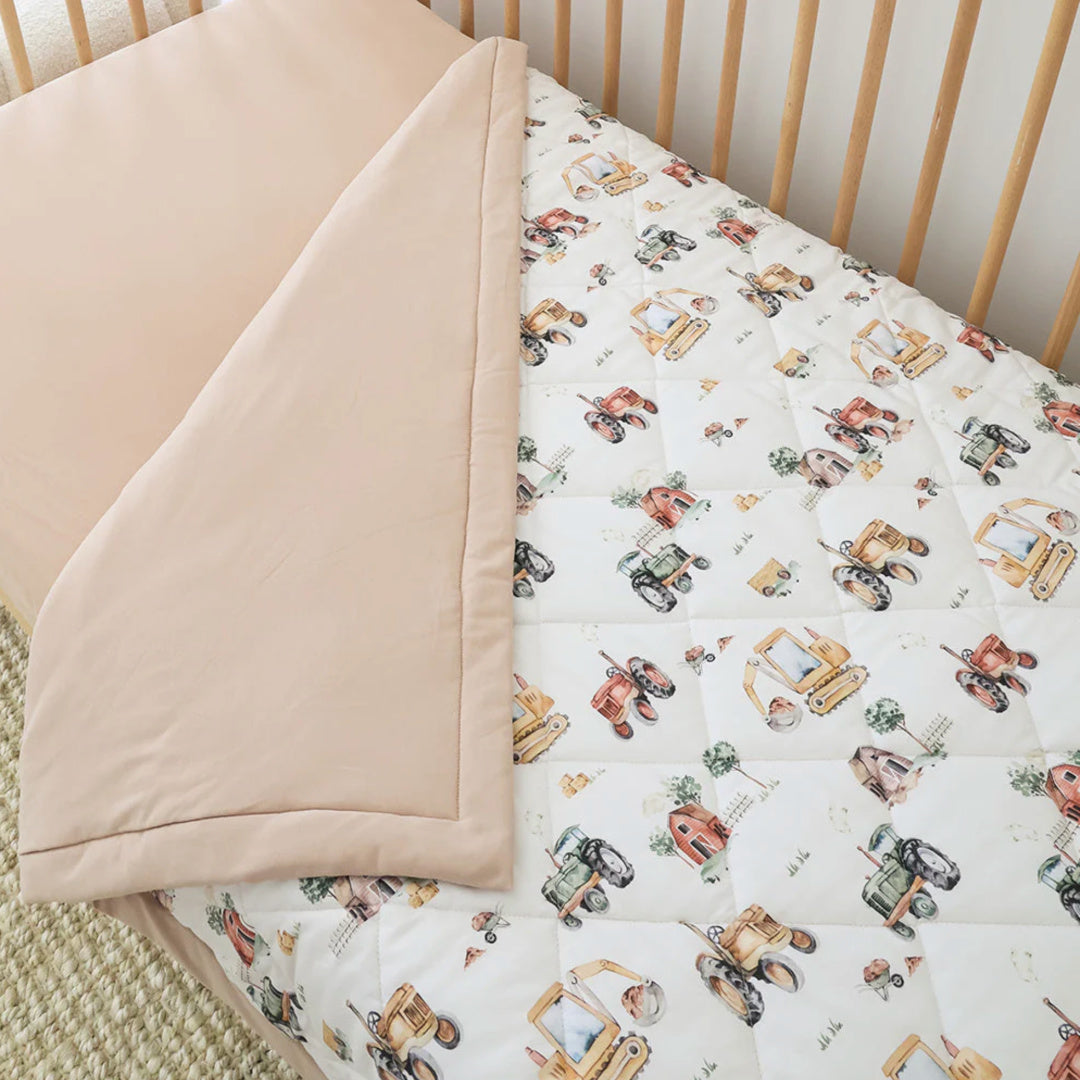 SNUGGLE HUNNY ORGANIC COTTON COT COMFORTER - DIGGERS &amp; TRACTORS