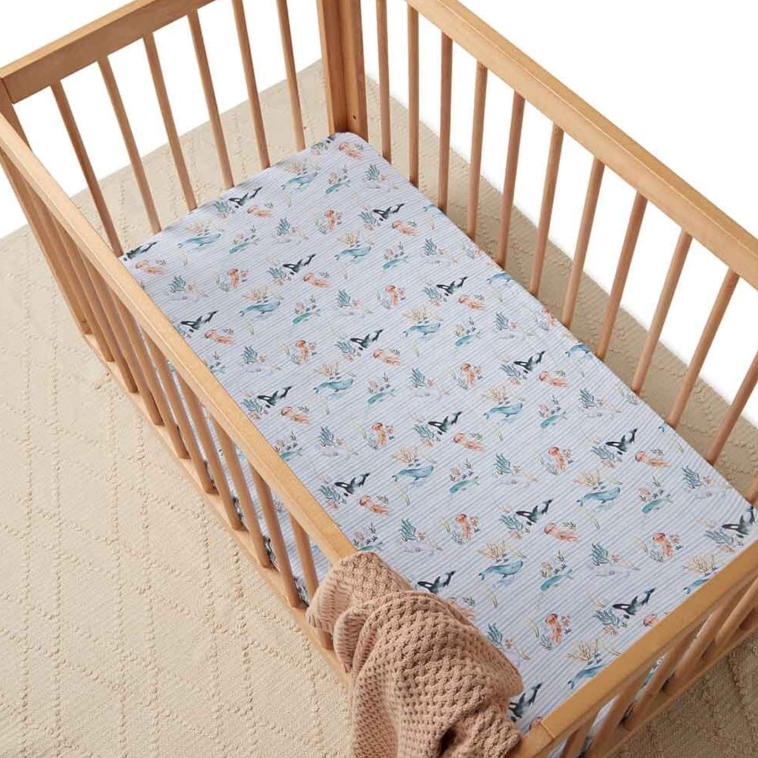 SNUGGLE HUNNY ORGANIC FITTED COT SHEET - WHALE