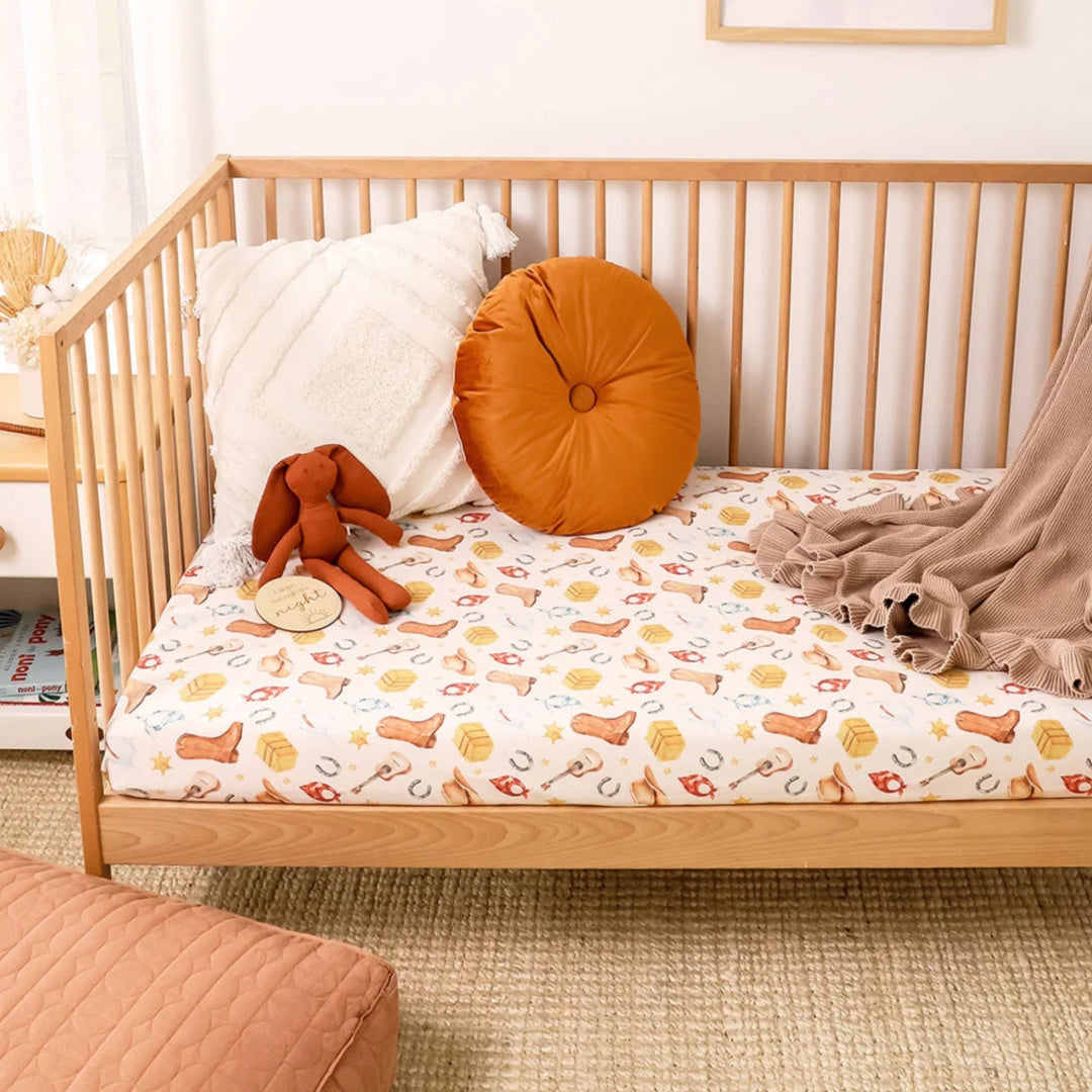SNUGGLE HUNNY ORGANIC FITTED COT SHEET - COWBOYS