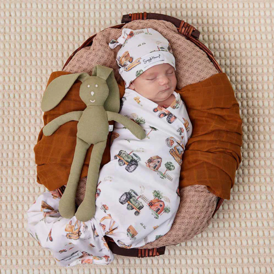 SNUGGLE HUNNY ORGANIC JERSEY WRAP AND BEANIE SET - DIGGERS &amp; TRACTORS