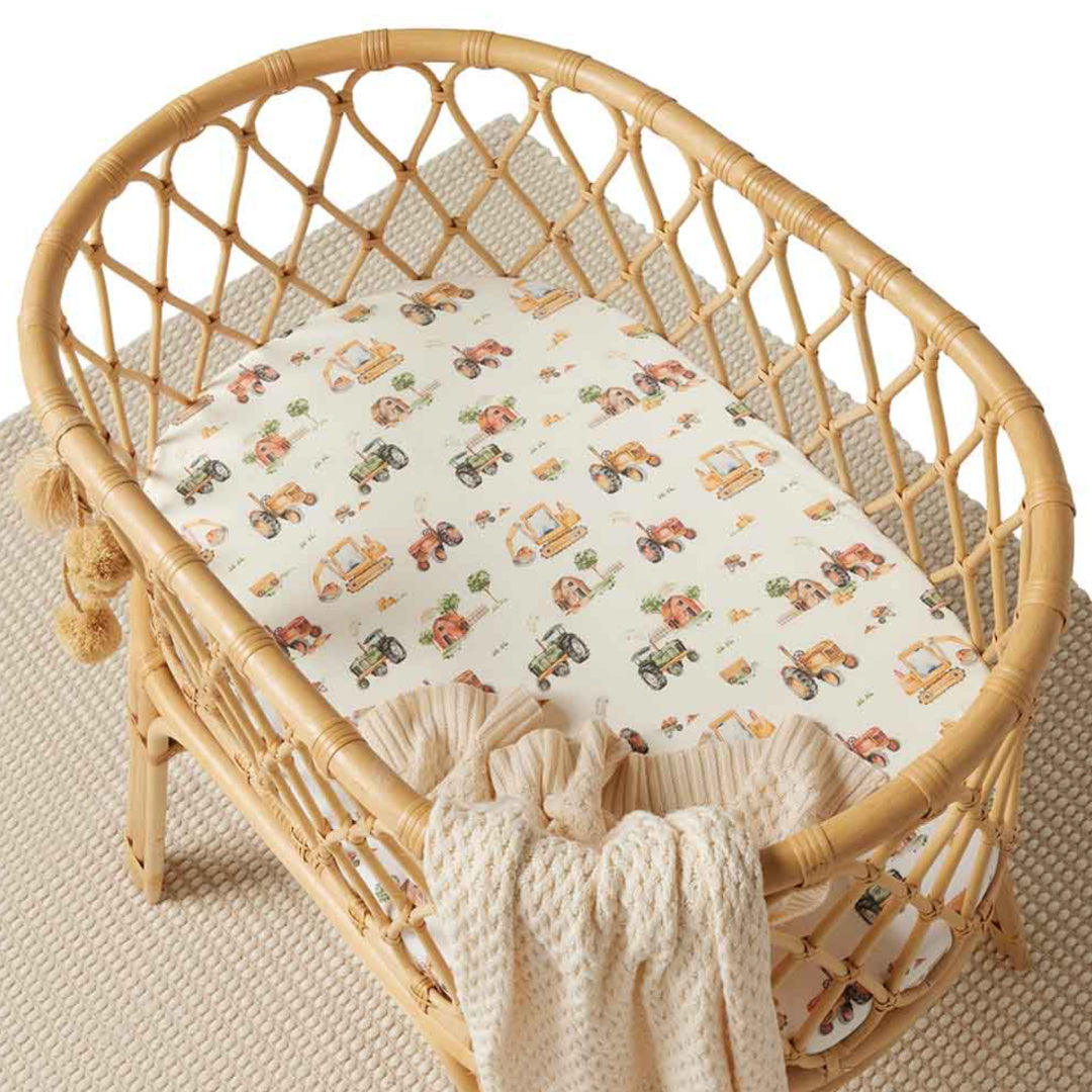 SNUGGLE HUNNY ORGANIC FITTED BASSINET SHEET / CHANGE PAD COVER - DIGGERS & TRACTORS