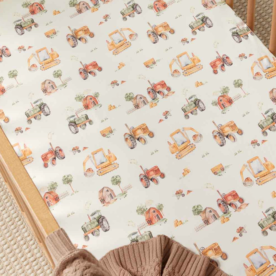 SNUGGLE HUNNY ORGANIC FITTED COT SHEET - DIGGERS &amp; TRACTORS