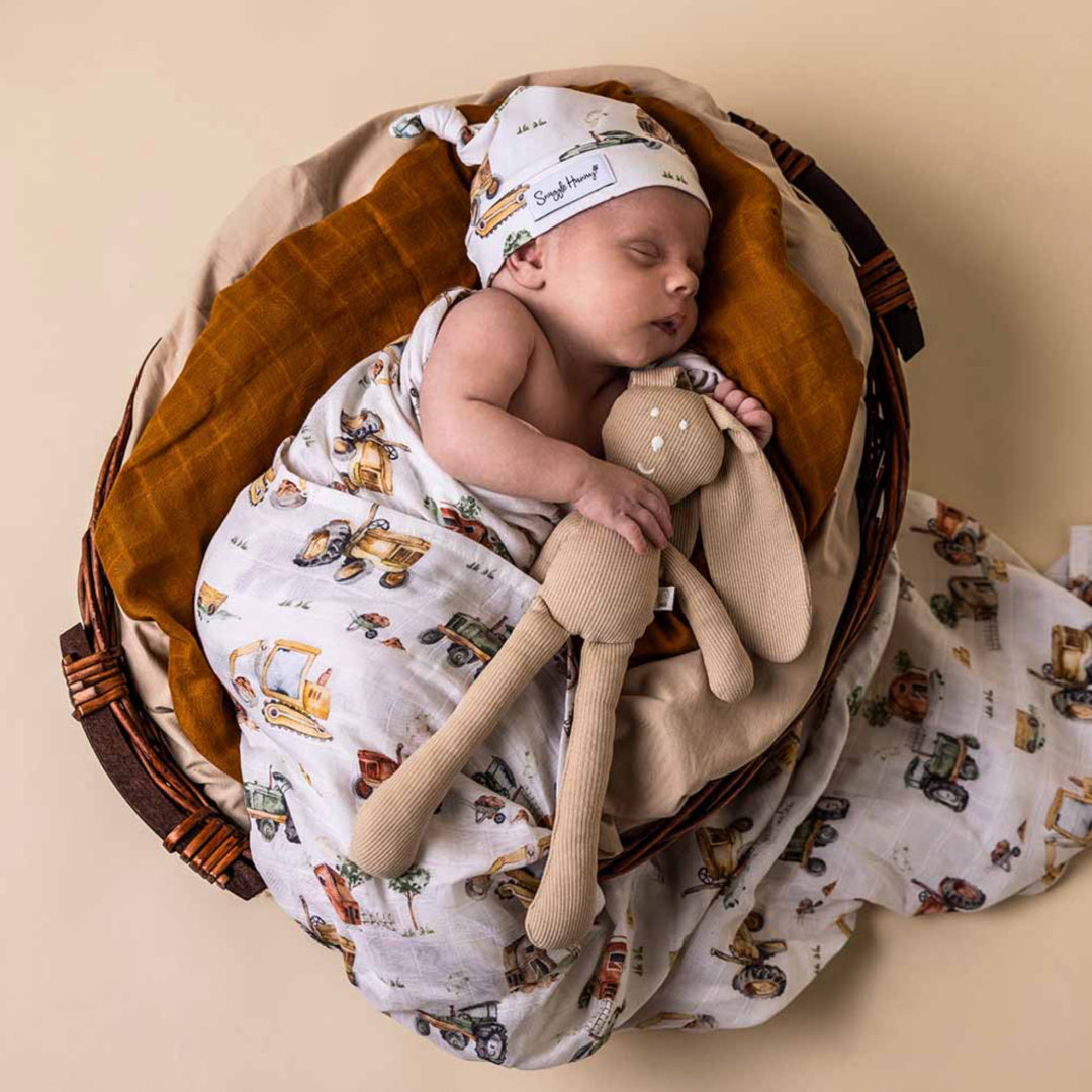 SNUGGLE HUNNY ORGANIC MUSLIN WRAP - DIGGERS &amp; TRACTORS