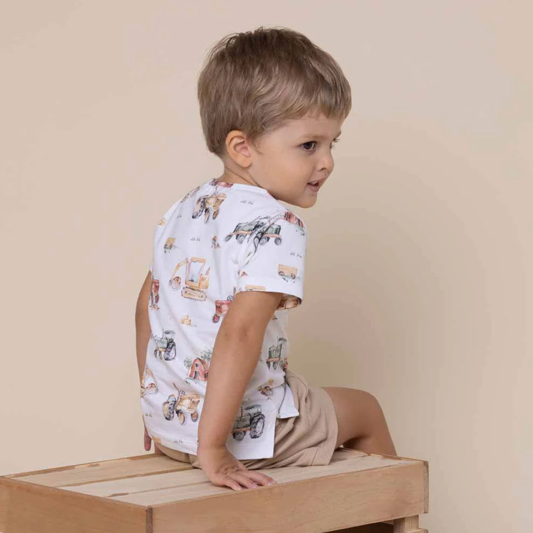 SNUGGLE HUNNY ORGANIC SHORT SLEEVE T-SHIRT - DIGGERS &amp; TRACTORS