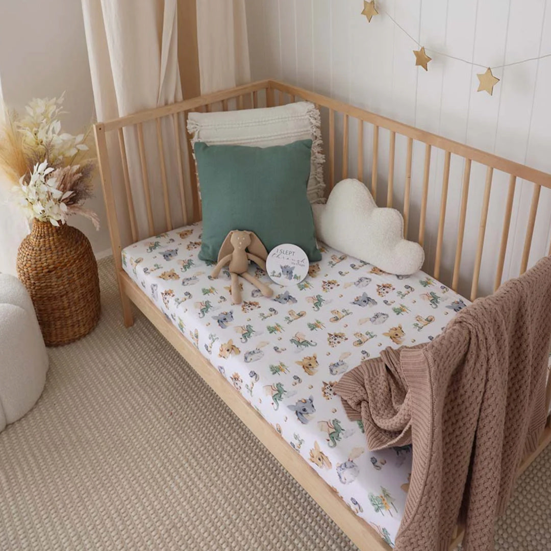 SNUGGLE HUNNY ORGANIC FITTED COT SHEET - DRAGON