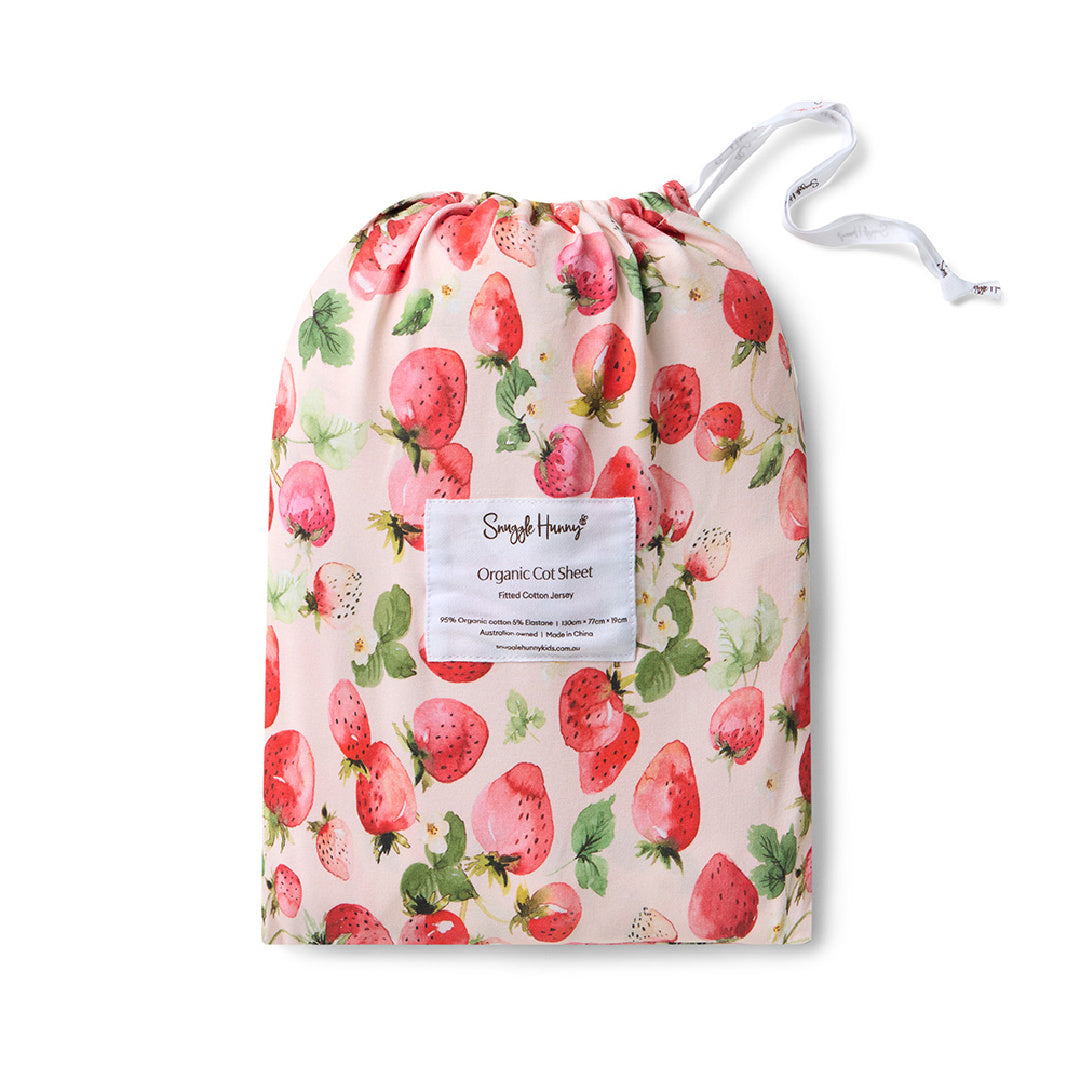 SNUGGLE HUNNY ORGANIC FITTED COT SHEET - STRAWBERRY