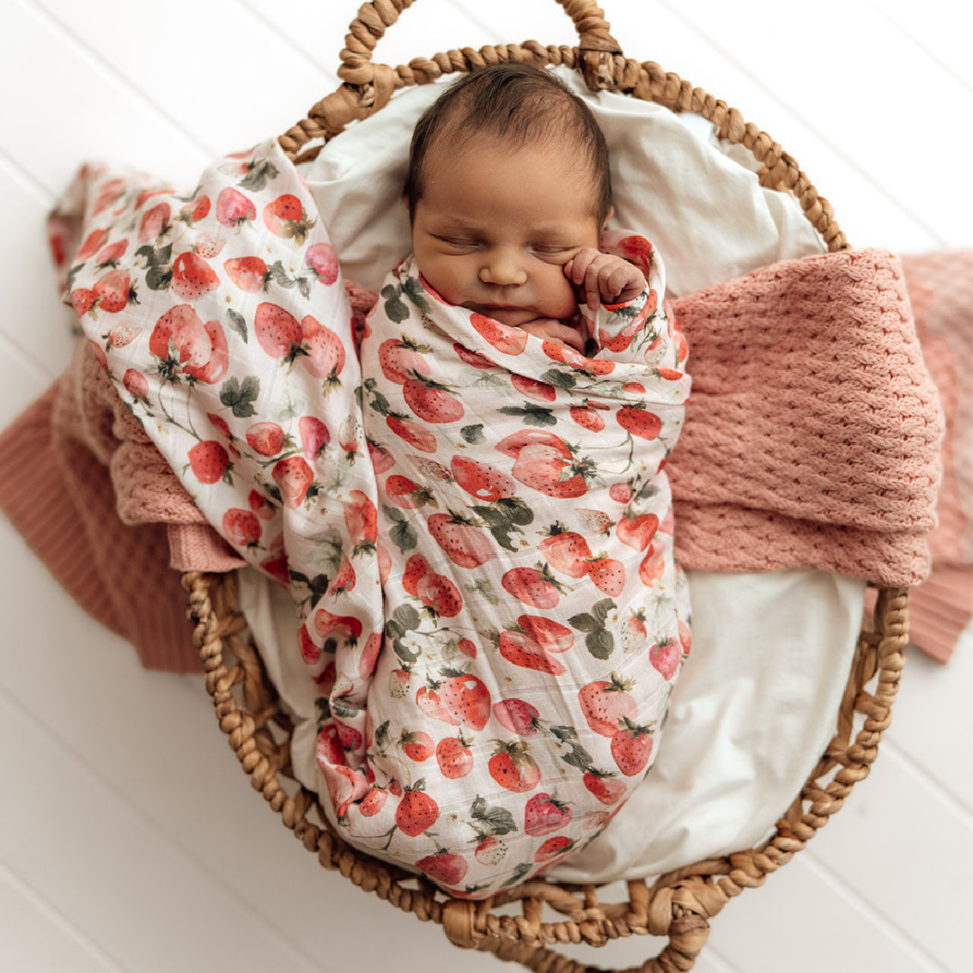 SNUGGLE HUNNY ORGANIC MUSLIN WRAP -  STRAWBERRY