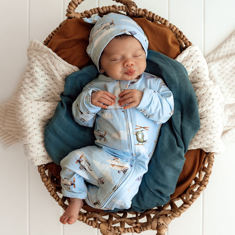 SNUGGLE HUNNY ORGANIC KNOTTED BEANIE - TAKING FLIGHT