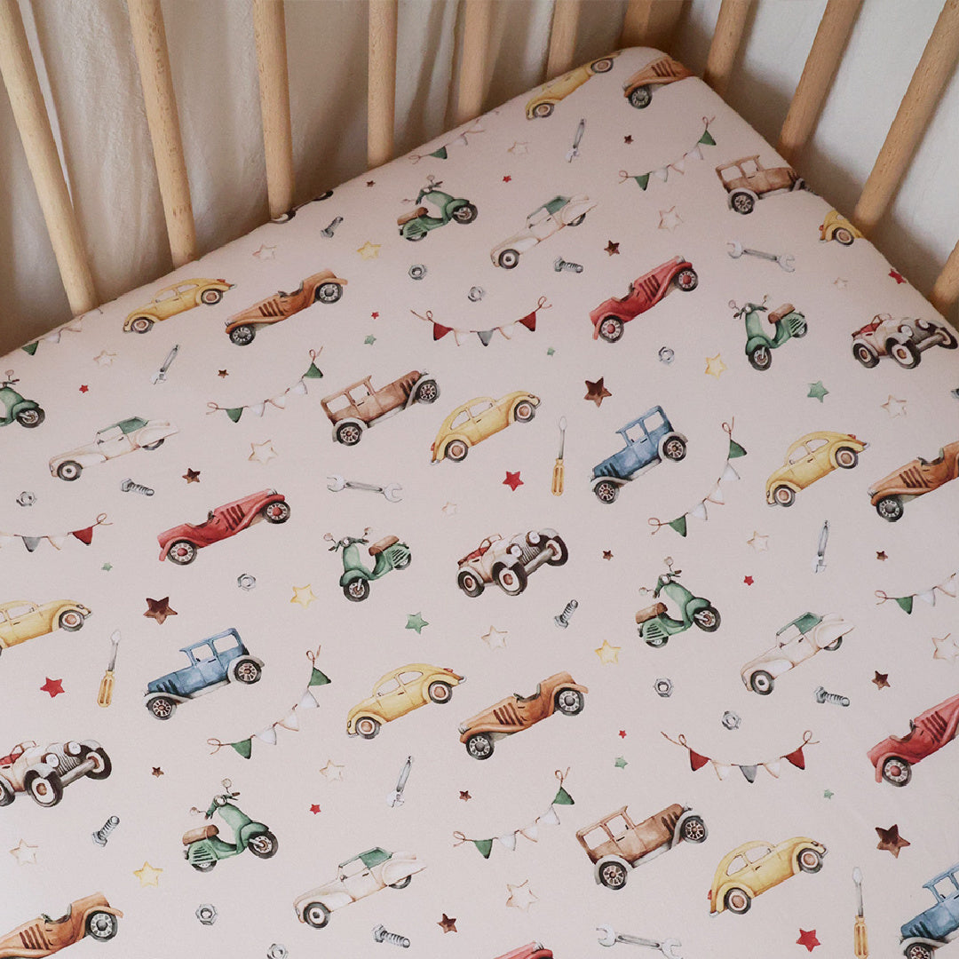 SNUGGLE HUNNY ORGANIC FITTED COT SHEET - VINTAGE CARS