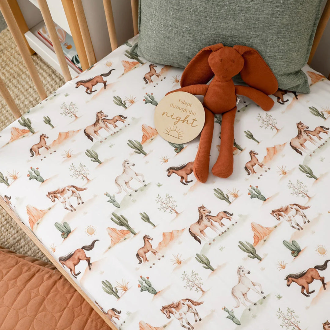 SNUGGLE HUNNY ORGANIC FITTED COT SHEET - WILD HORSES