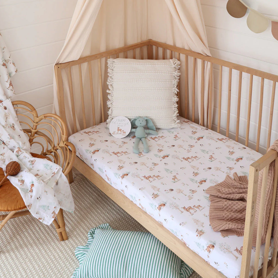 SNUGGLE HUNNY ORGANIC FITTED COT SHEET - WOODLAND TALES