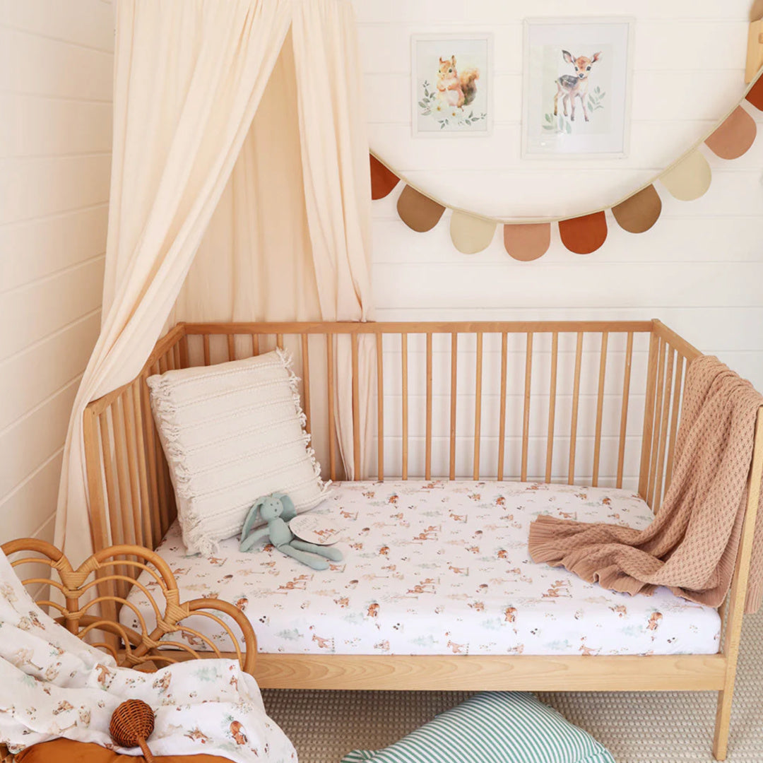 SNUGGLE HUNNY ORGANIC FITTED COT SHEET - WOODLAND TALES
