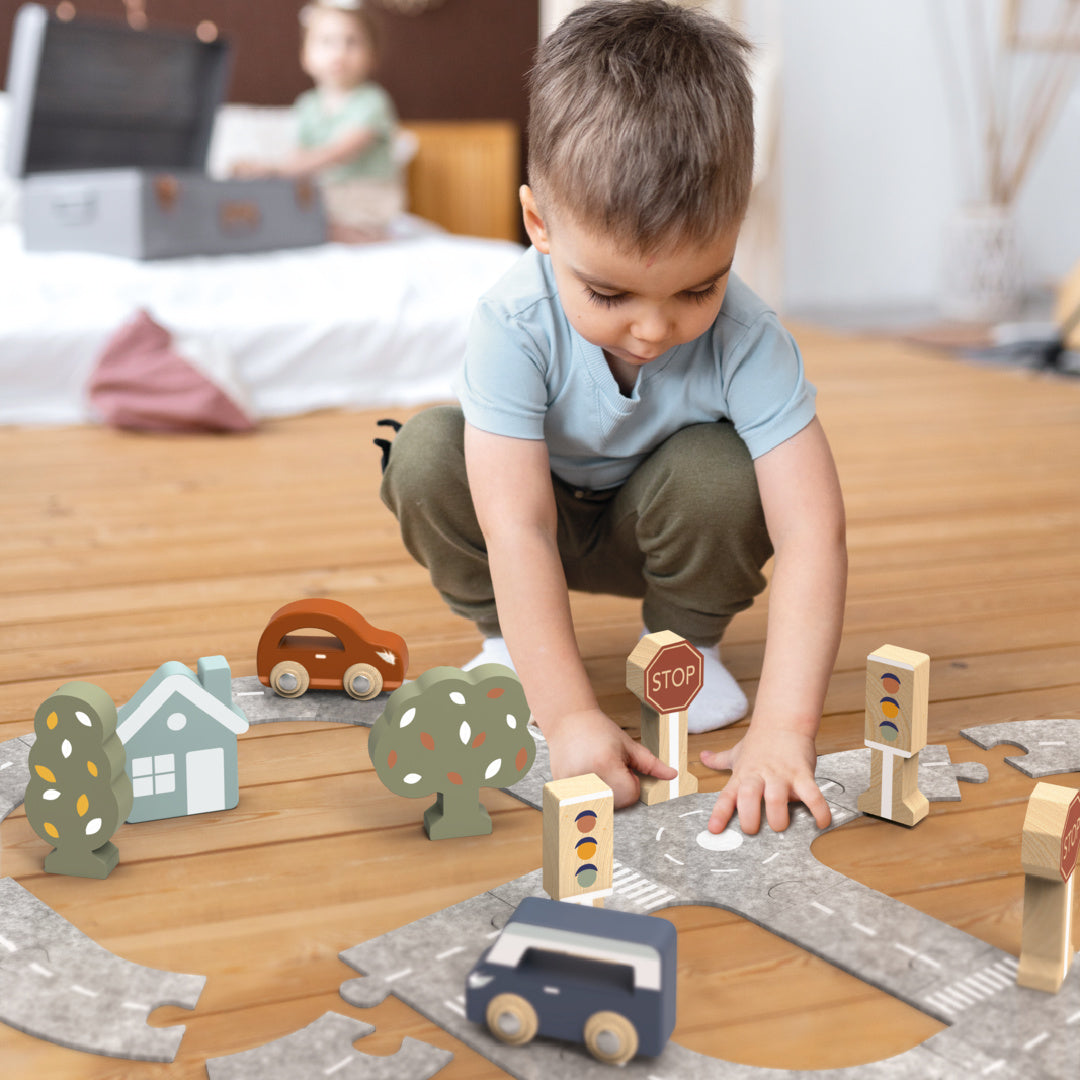 SPEEDY MONKEY CAR TRACK PUZZLE INCLUDING 2 CARS