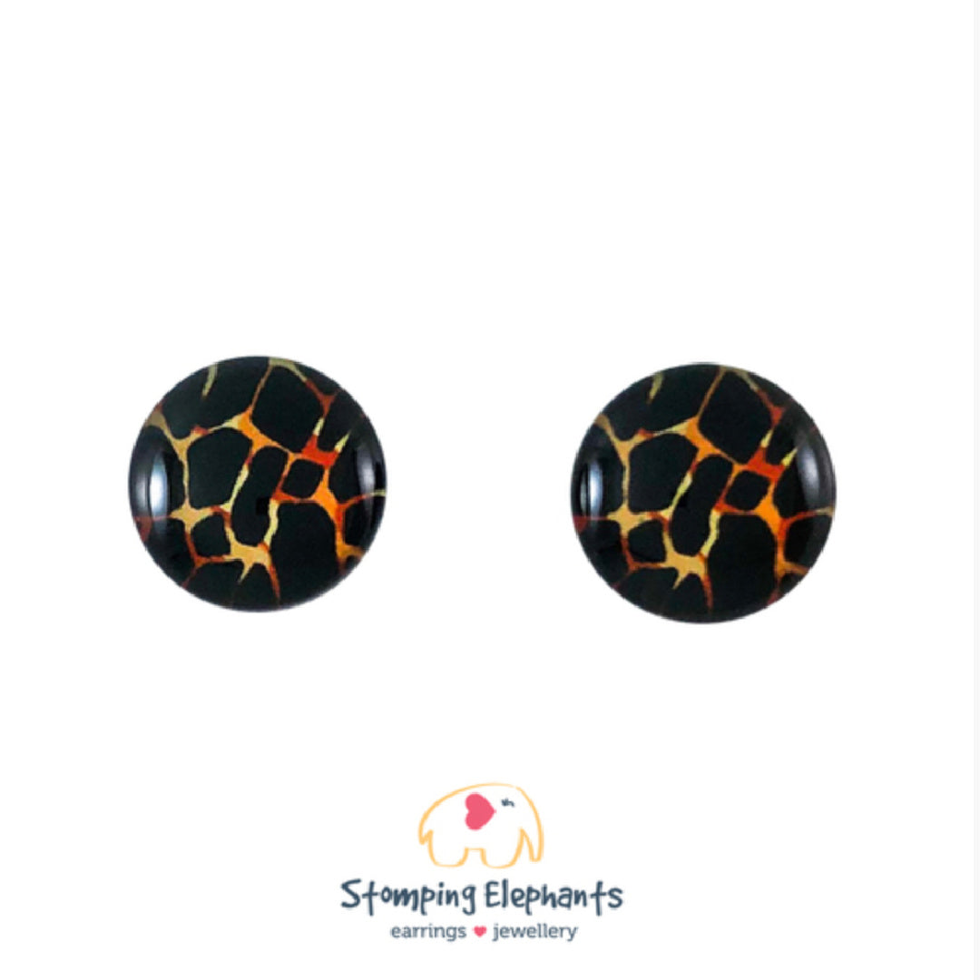 STOMPING ELEPHANTS FROM AFRICA EARRINGS (MEDIUM)