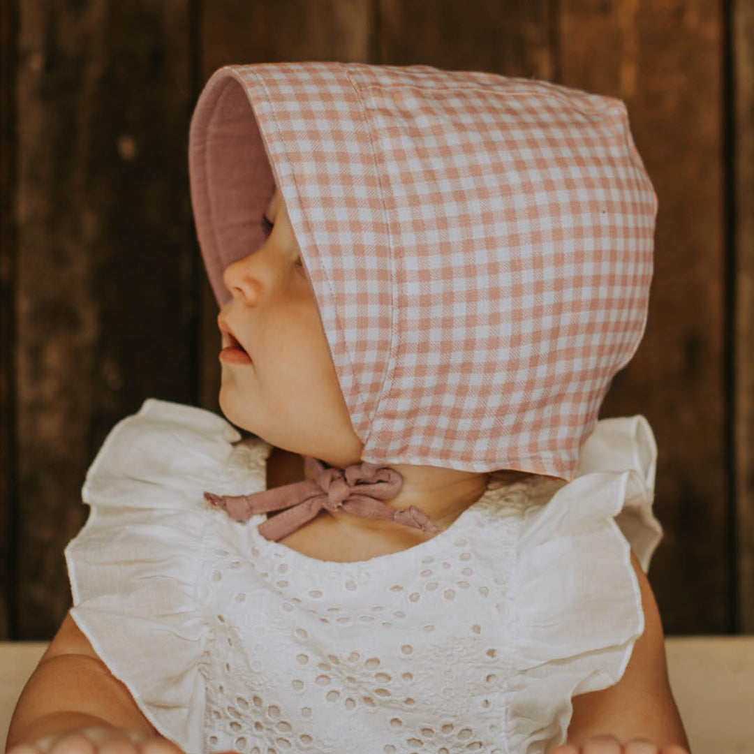 BEDHEAD HERITAGE &#39;SEEKER&#39; REVERSIBLE SUN BONNET - GINGHAM/ROSA