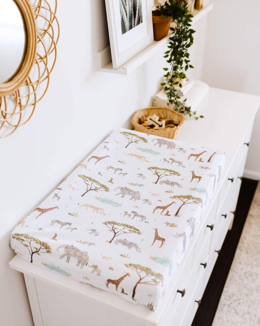 SNUGGLE HUNNY ORGANIC FITTED BASSINET SHEET / CHANGE PAD COVER - SAFARI