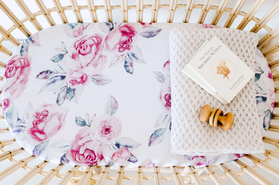 SNUGGLE HUNNY ORGANIC FITTED BASSINET SHEET / CHANGE PAD COVER - LILAC SKIES