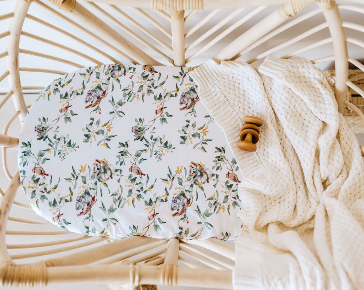 SNUGGLE HUNNY ORGANIC FITTED BASSINET SHEET / CHANGE PAD COVER - EUCALYPT