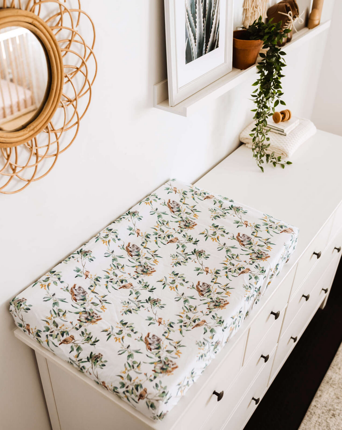 SNUGGLE HUNNY ORGANIC FITTED BASSINET SHEET / CHANGE PAD COVER - EUCALYPT