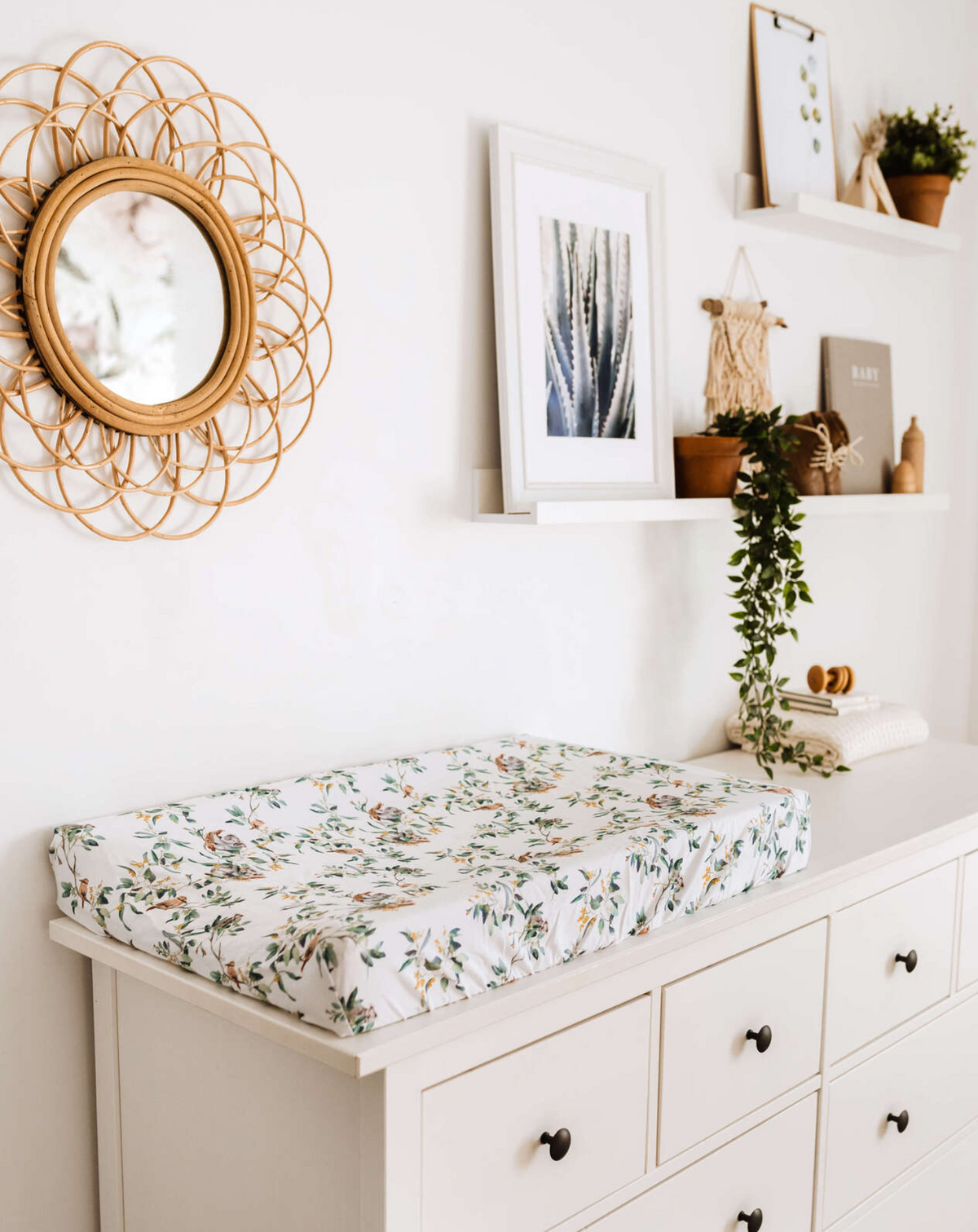 SNUGGLE HUNNY ORGANIC FITTED BASSINET SHEET / CHANGE PAD COVER - EUCALYPT