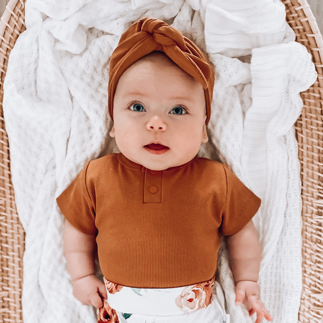 SNUGGLE HUNNY ORGANIC RIBBED TOPKNOT - CHESTNUT