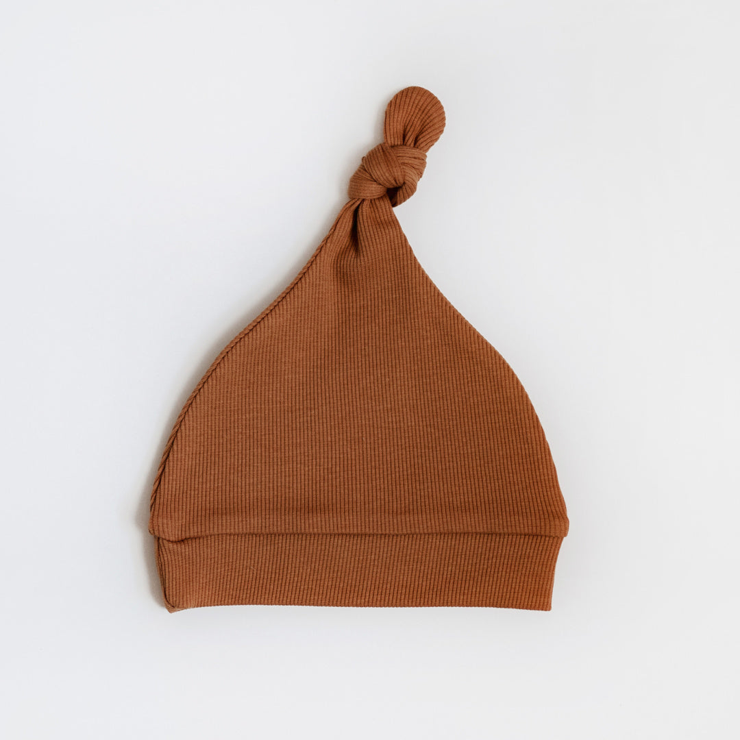 SNUGGLE HUNNY ORGANIC RIBBED BEANIE - CHESTNUT