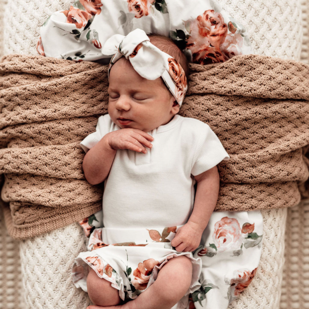 SNUGGLE HUNNY ORGANIC SHORT SLEEVE BODYSUIT - MILK