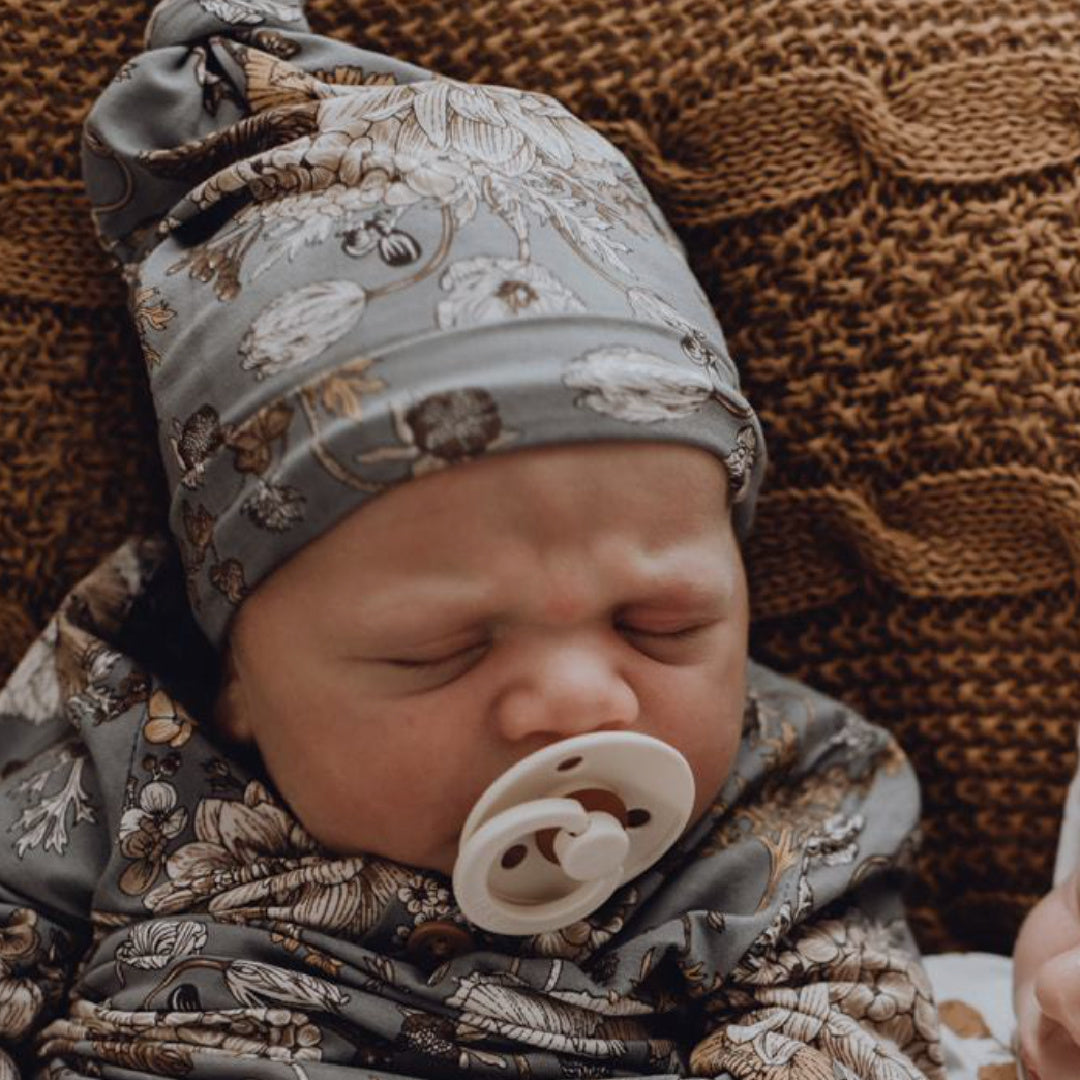 LUNA'S TREASURES INDIGO BLOOMS KNOTTED BEANIE NEWBORN