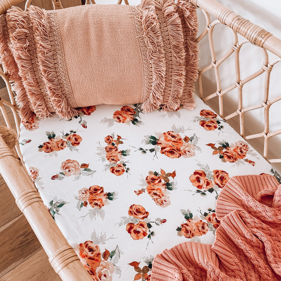 SNUGGLE HUNNY ORGANIC FITTED BASSINET SHEET / CHANGE PAD COVER - ROSEBUD