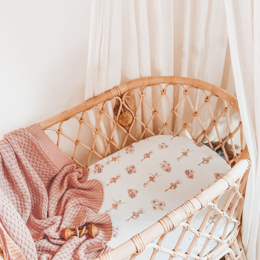 SNUGGLE HUNNY ORGANIC FITTED BASSINET SHEET / CHANGE PAD COVER - BALLERINA