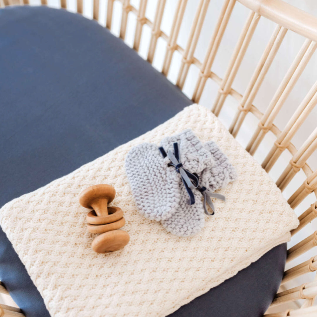 SNUGGLE HUNNY ORGANIC FITTED BASSINET SHEET / CHANGE PAD COVER - REIGN