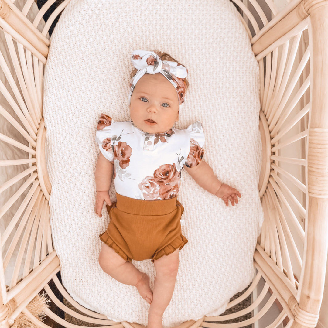 SNUGGLE HUNNY ORGANIC SHORT SLEEVE BODYSUIT WITH FRILL - ROSEBUD