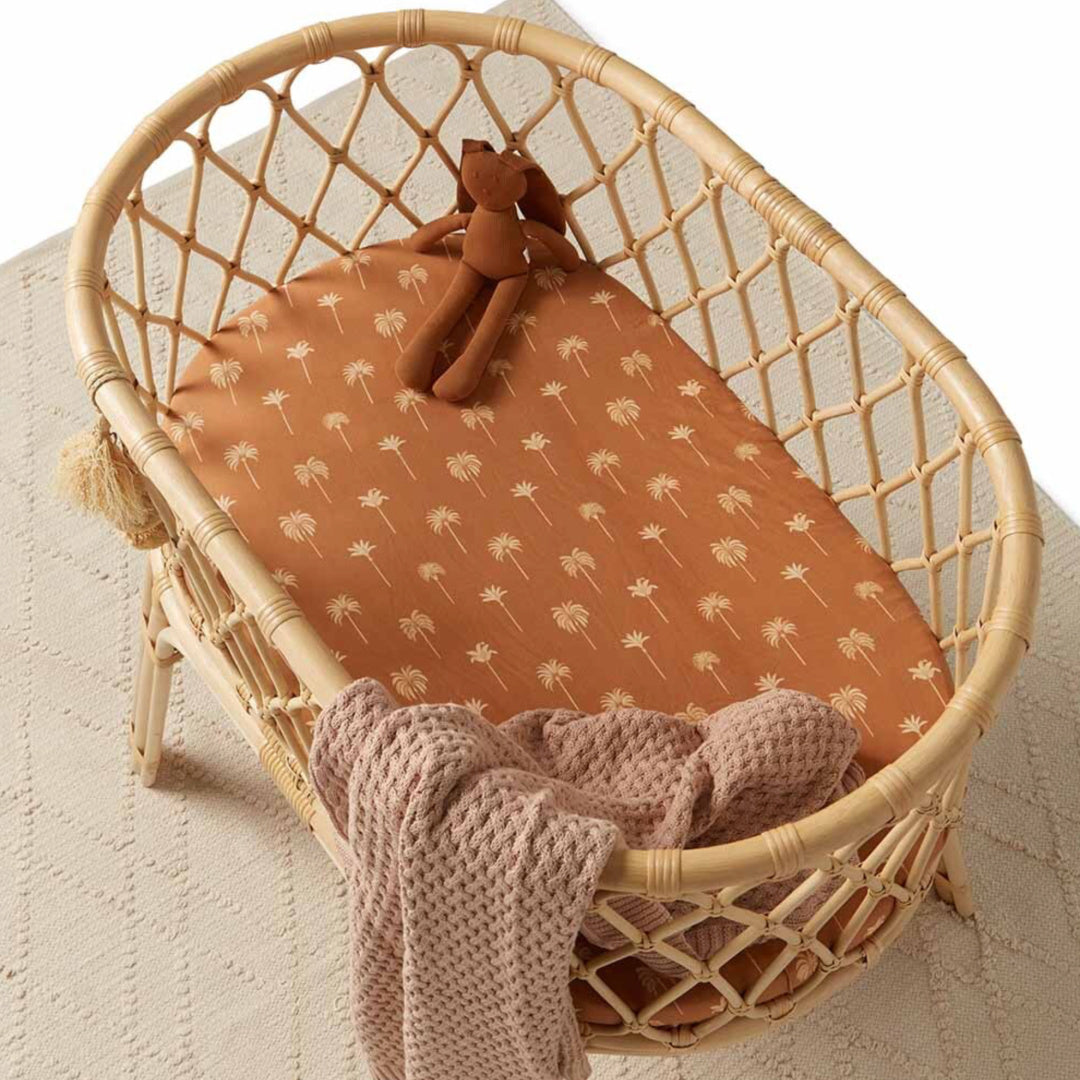 SNUGGLE HUNNY ORGANIC FITTED BASSINET SHEET / CHANGE PAD COVER - BRONZE PALM