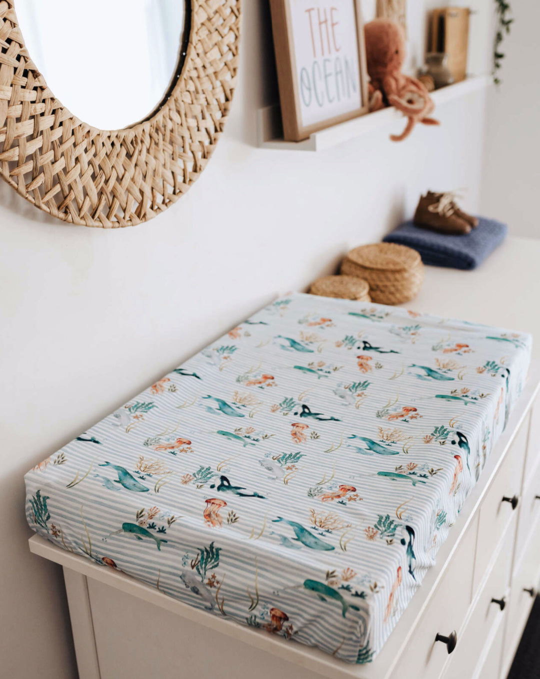 SNUGGLE HUNNY ORGANIC FITTED BASSINET SHEET / CHANGE PAD COVER - WHALE