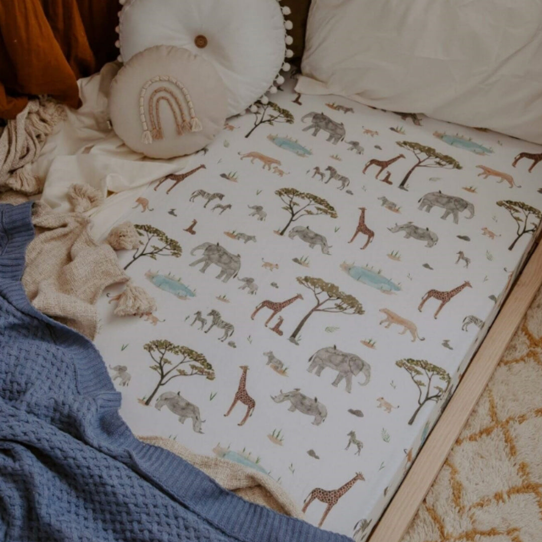 SNUGGLE HUNNY ORGANIC FITTED COT SHEET - SAFARI