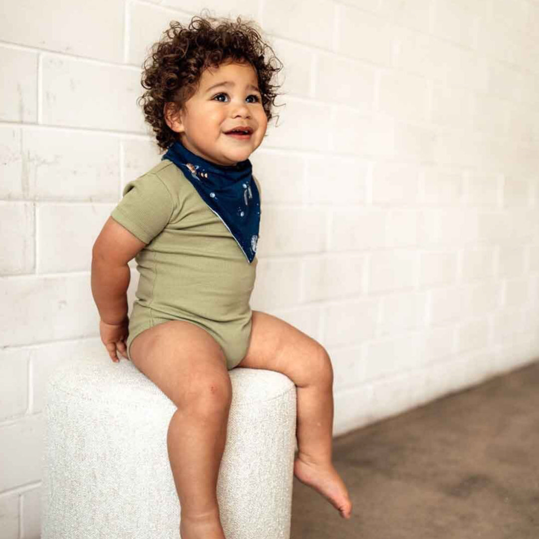 SNUGGLE HUNNY ORGANIC SHORT SLEEVE BODYSUIT - DEWKIST