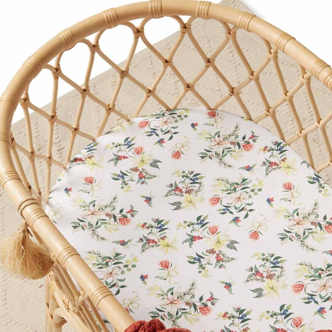 SNUGGLE HUNNY FITTED BASSINET SHEET / CHANGE PAD COVER - FESTIVE BERRY (LIMITED EDITION)