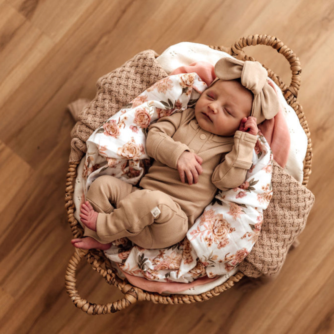 SNUGGLE HUNNY ORGANIC RIBBED TOPKNOT - PEBBLE