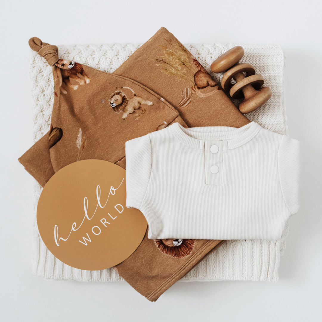 SNUGGLE HUNNY ORGANIC JERSEY WRAP AND BEANIE SET - ROAR