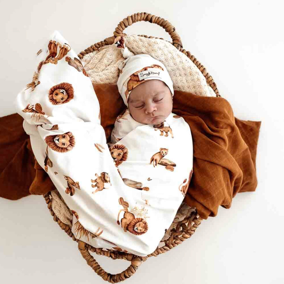 SNUGGLE HUNNY ORGANIC JERSEY WRAP AND BEANIE SET - LION