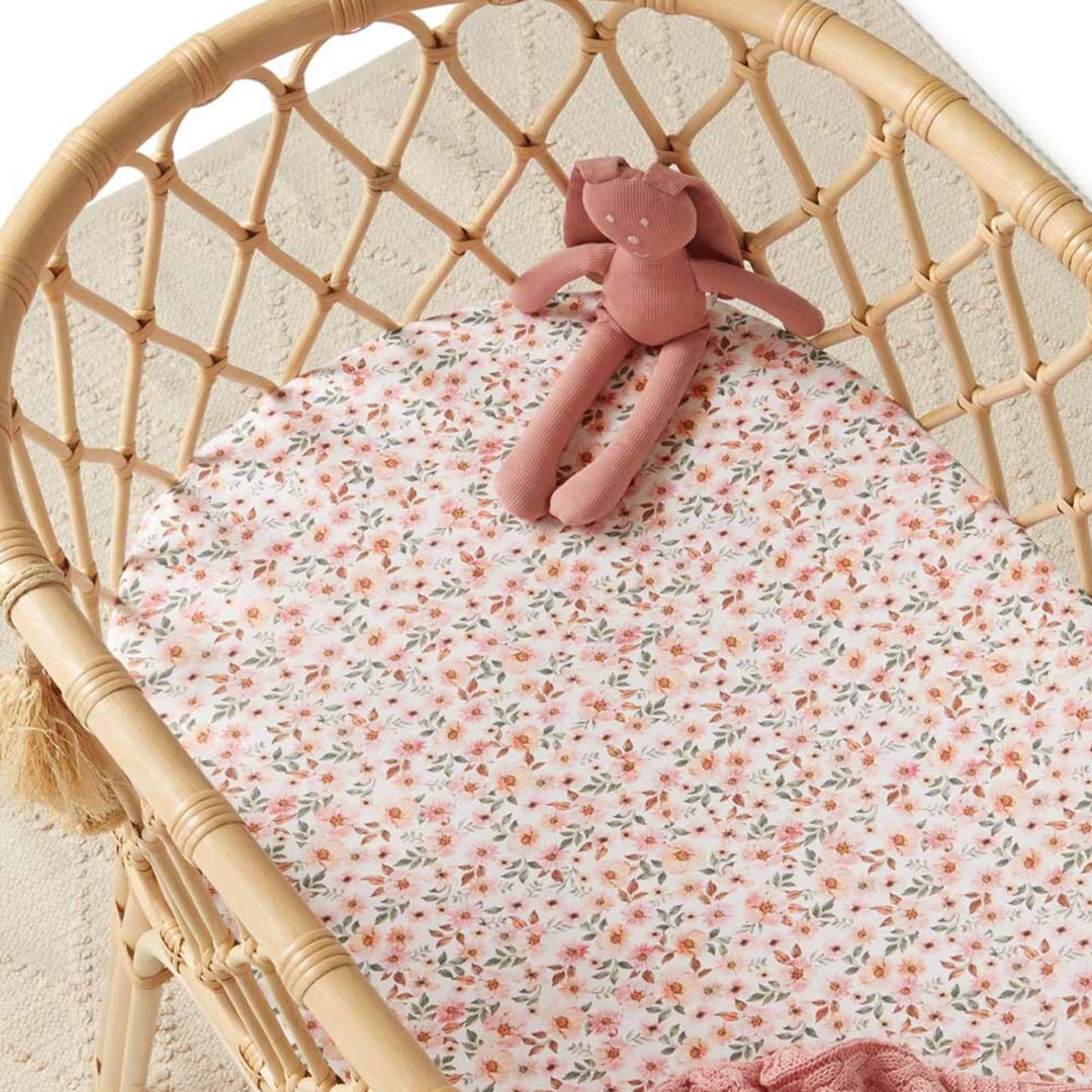 SNUGGLE HUNNY ORGANIC FITTED BASSINET SHEET / CHANGE PAD COVER - SPRING FLORAL