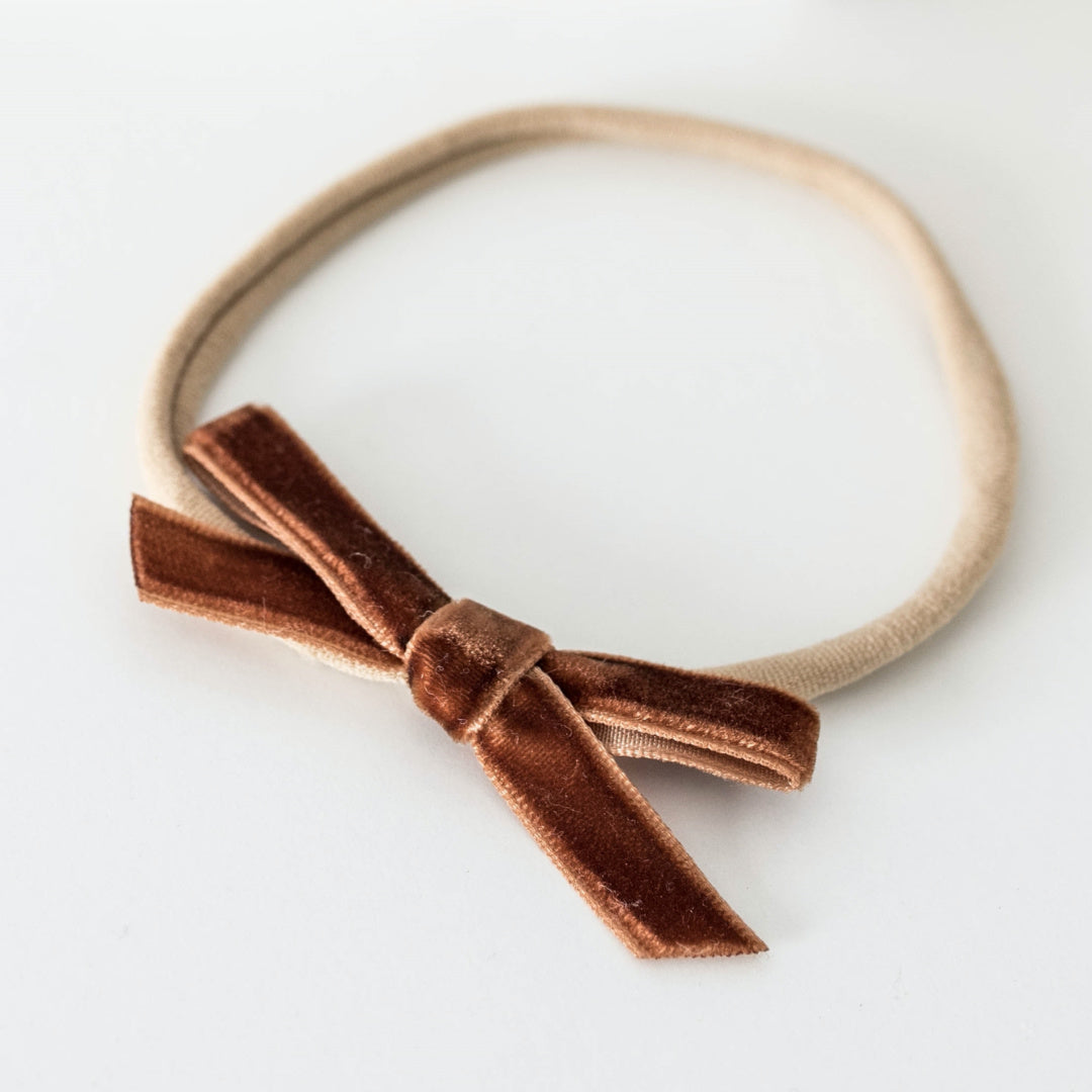 SNUGGLE HUNNY VELVET PETITE BOW BABY HEADBAND - TOFFEE
