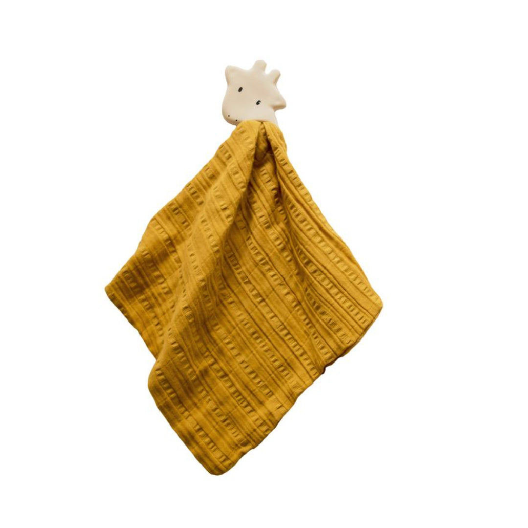 TIKIRI RUBBER TEETHER WITH MUSLIN COMFORTER - GIRAFFE